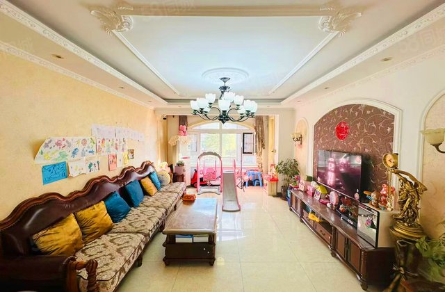 英伦小镇(一期)3室2厅126.01㎡59.2万二手房图片