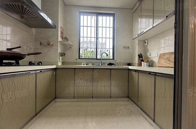 一品江山4室2厅140㎡86.6万二手房图片