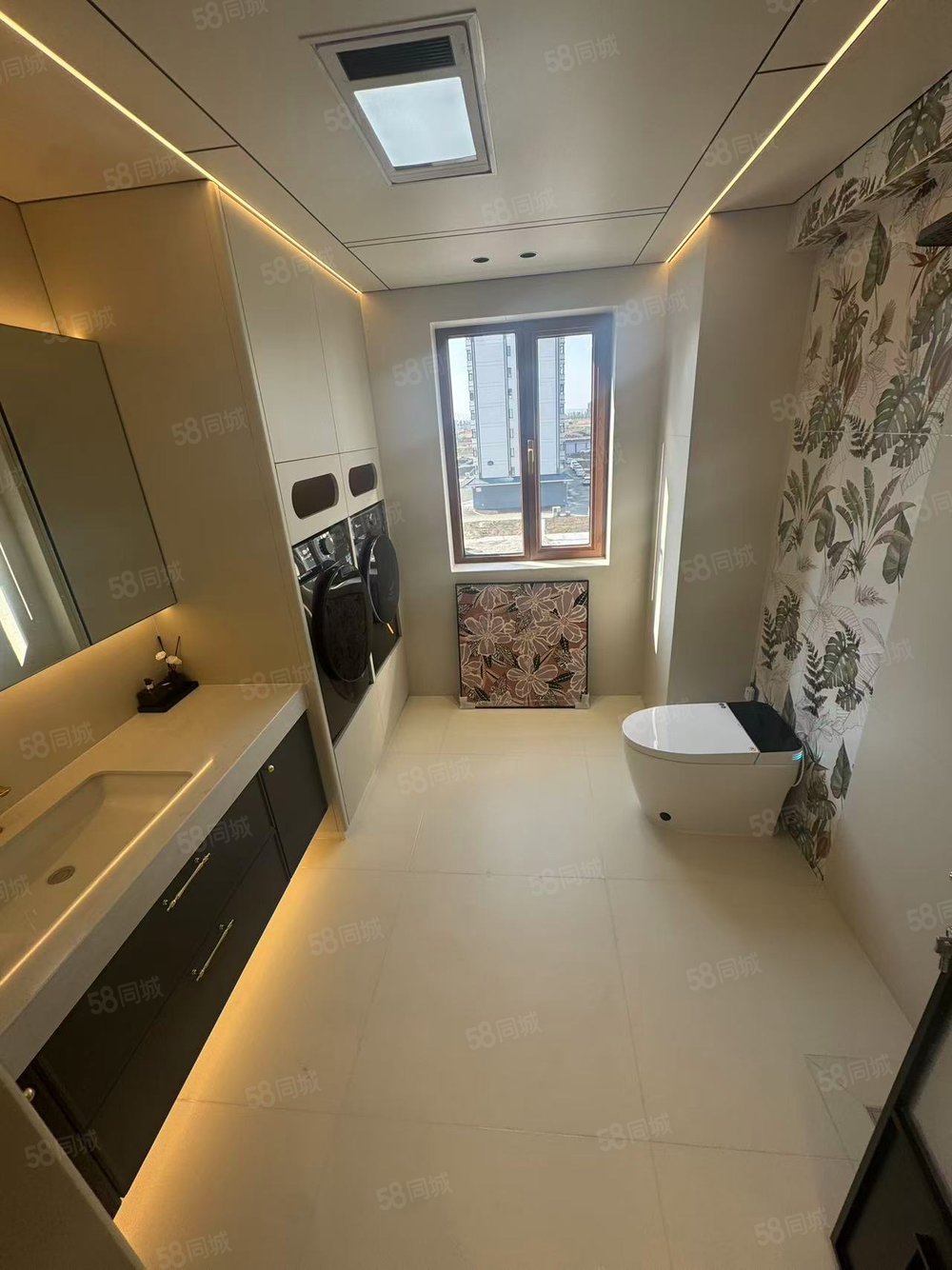 江南民族嘉园3室2厅2卫141㎡南北72万