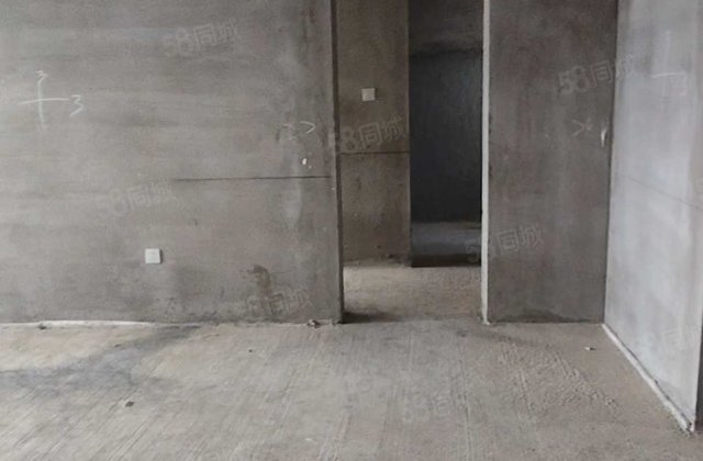 东方明珠都市花园3室2厅135㎡67万二手房图片