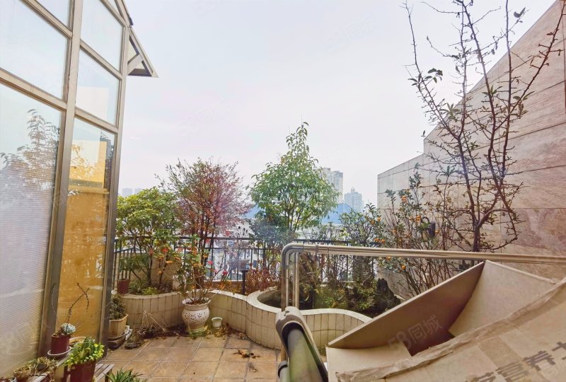 带车位出售银海嘉怡花园小高层电梯房带两个花园共3层带地暖