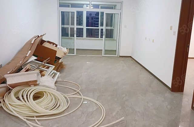 三叶草带空中花园 人民公园南邻 客厅朝阳三室双阳台带车位带储