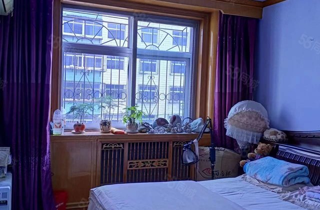 冠恒对面 地热楼 屋里干净 80平15.