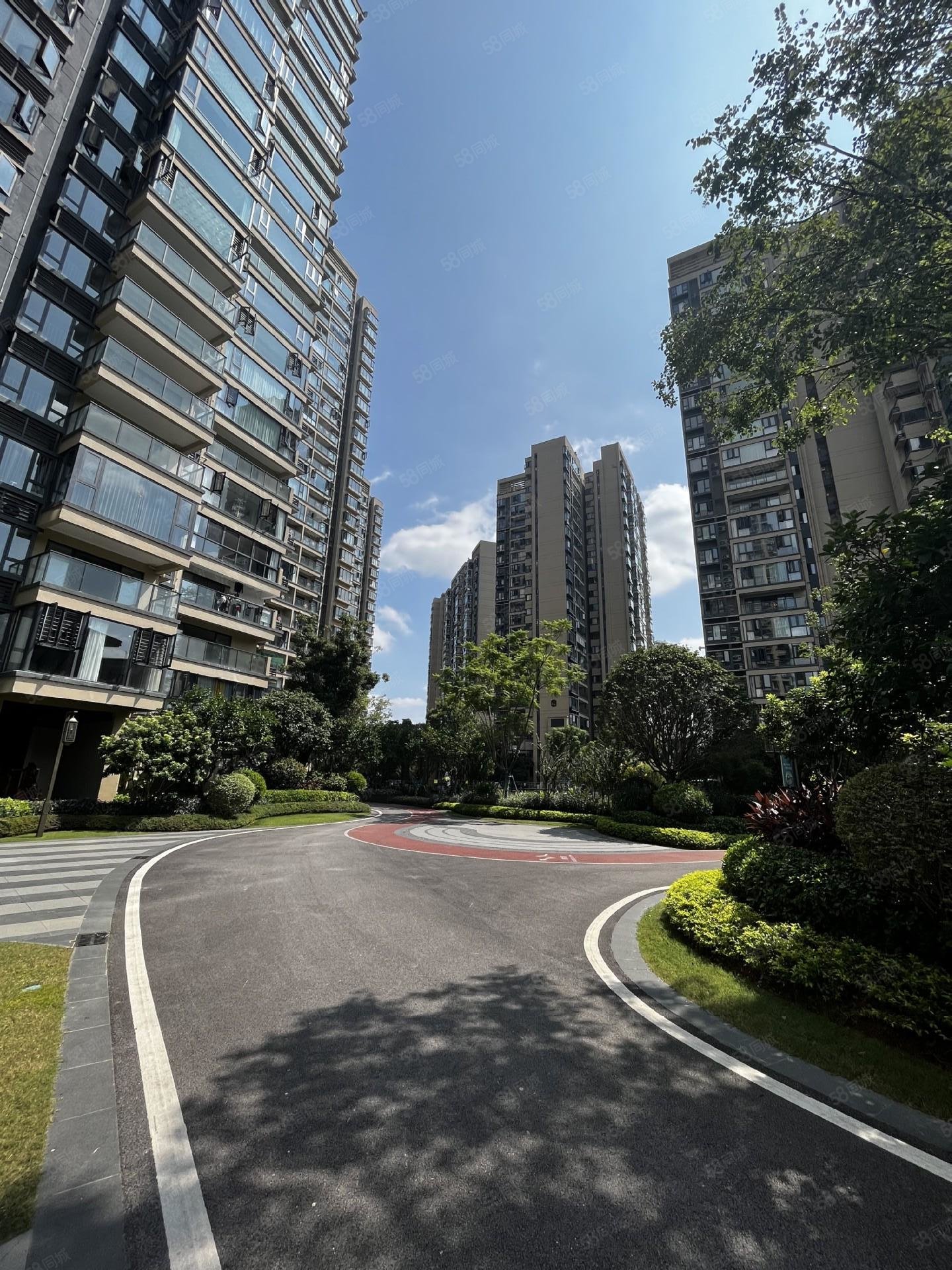 彰泰滨江学府和顺江山全新一手房5房2厅单价仅10600现房