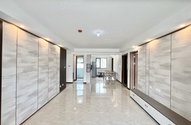 九州新城带车位储藏室楼 王 位置！独梯独户免大税！随时可看房