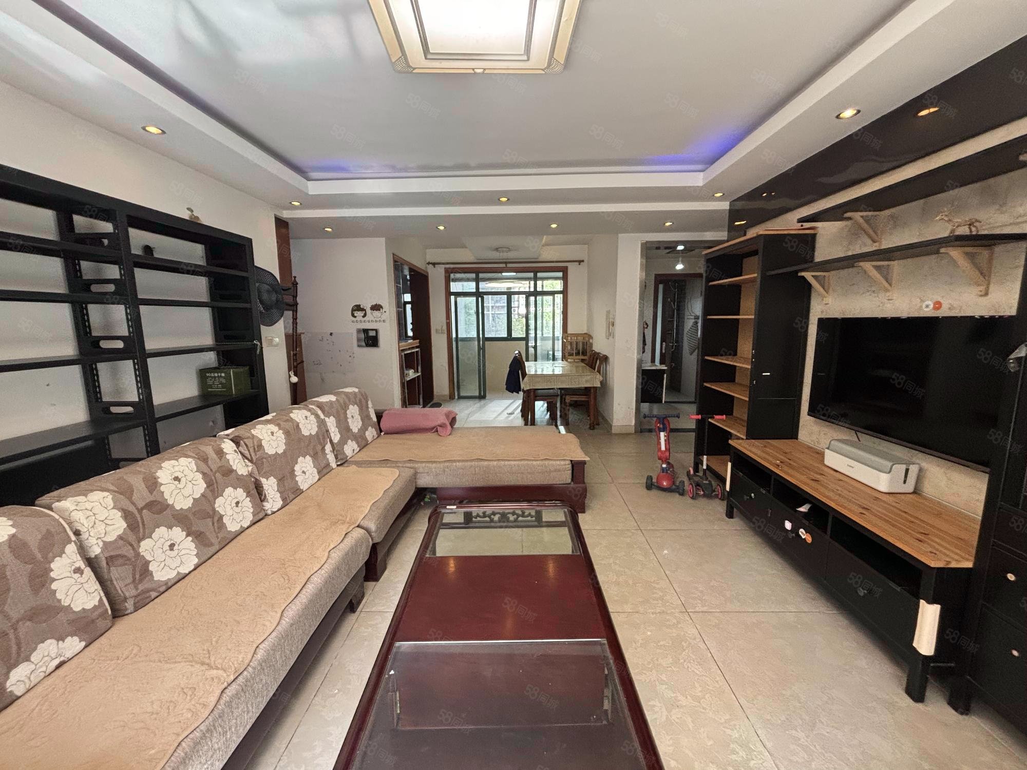 天骥俊园3室2厅2卫135.39㎡南北99万