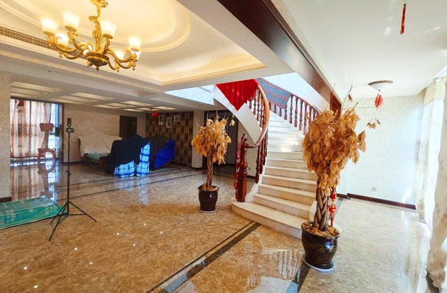 北欧知识城一期5室2厅187.6㎡300万二手房图片