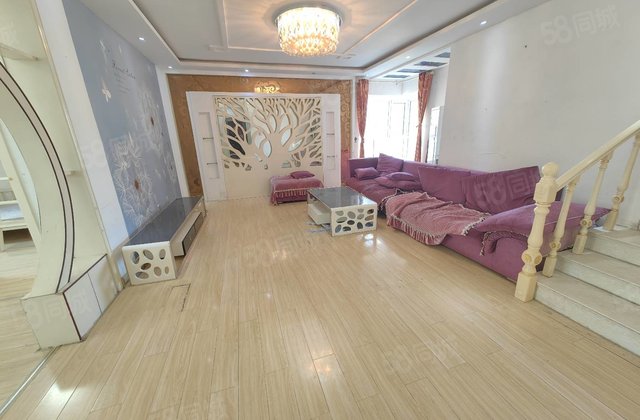 阿卡四期 错层设计 带车位 8楼东户 价格可谈 诚心出售带储