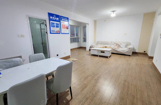 商品房！万达！车站！送车位！送储藏室！中间好楼层！无遮挡！