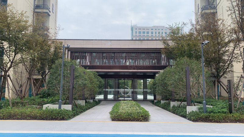 北仑时代潮鸣尾盘带车位70年产权电梯房直过户