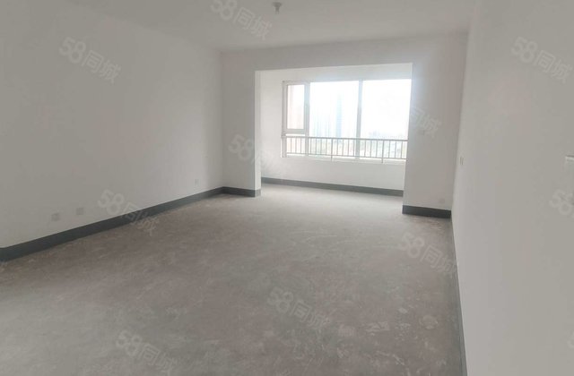 实验，体育馆附近，清风和庐四室大平层，带车位储藏室！