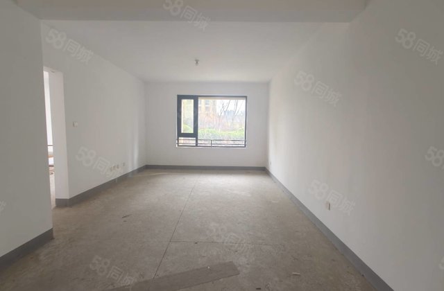 百合新城 一楼带60平大院 四叶草户型 送车位地下室