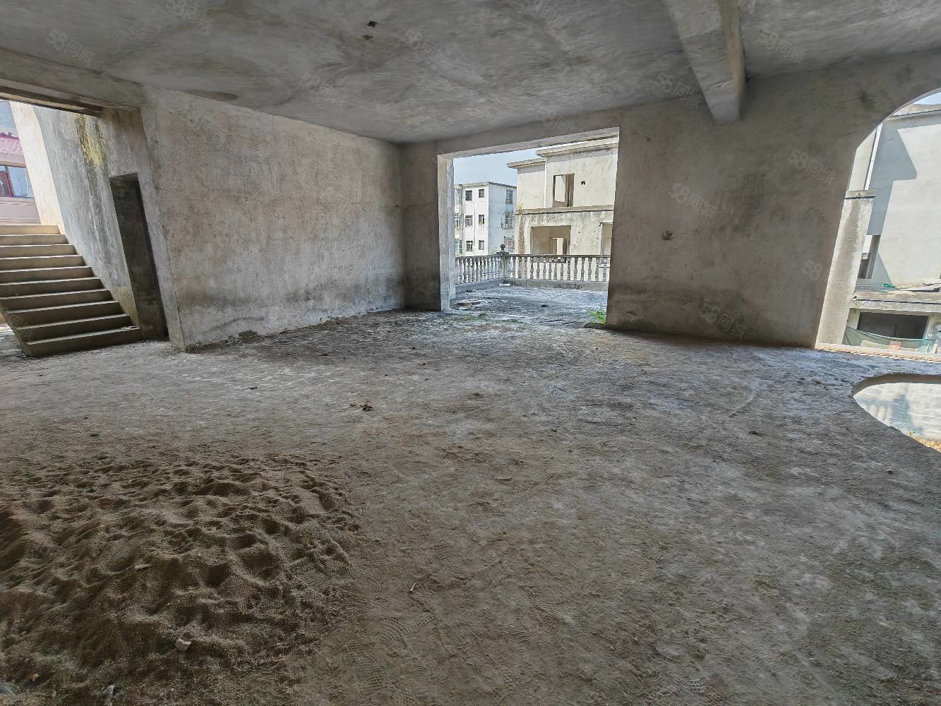 湖田壹号7室3厅3卫371㎡南北169万