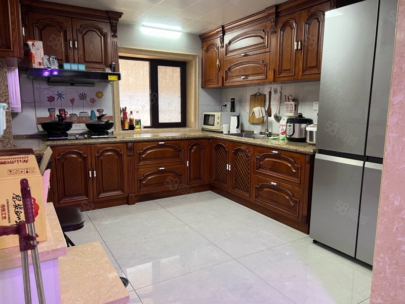 豪华装修短住红旗一中 103,丽思花园-营口58同城