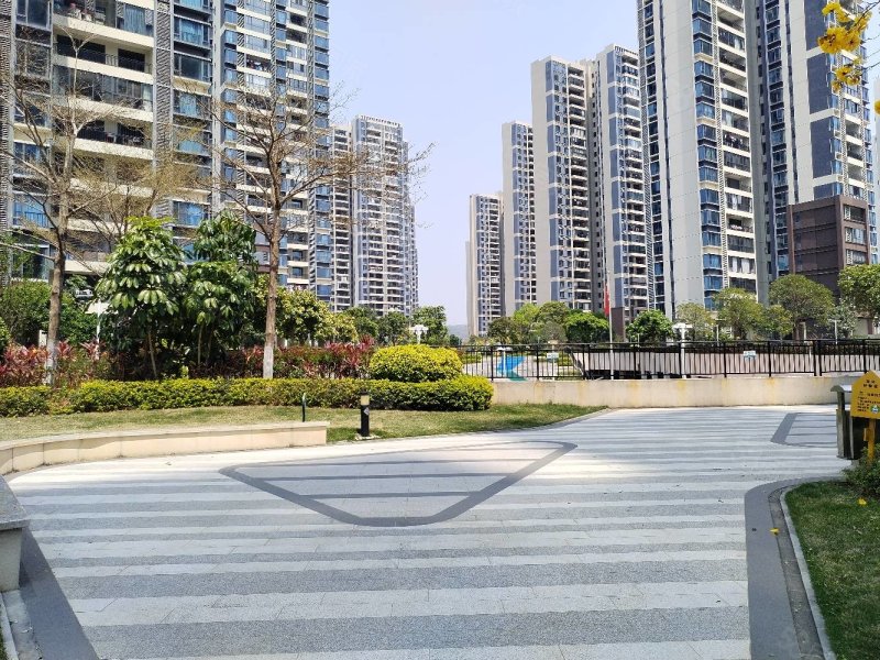 新城之光3室2厅2卫121㎡南北65万