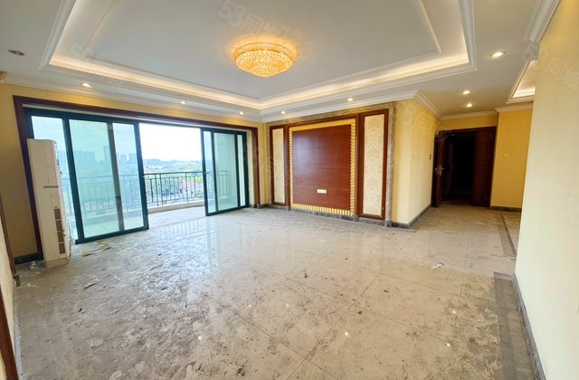 恒大御景半岛4室2厅201.19㎡350万二手房图片