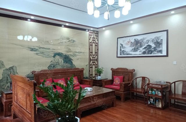 古楼别墅光岳府，精装修，大路边双车道，采光好户型方正交通方便