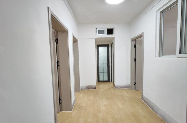 聊大西苑 精装三室 中层 随时看房 学府花园