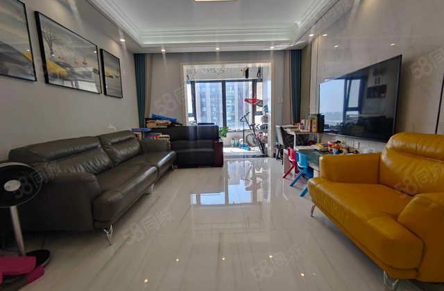 免大税可按揭 三室双卫 精装修 赠送车位储藏室锦绣学府