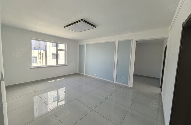 湖边 国税局 地暖房 电梯洋房 精装未住 三室朝阳 免大税