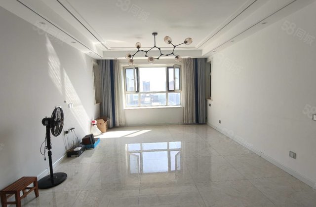 华建一街区 精装修 送车储免大税 边户公摊少 户型方正 随看