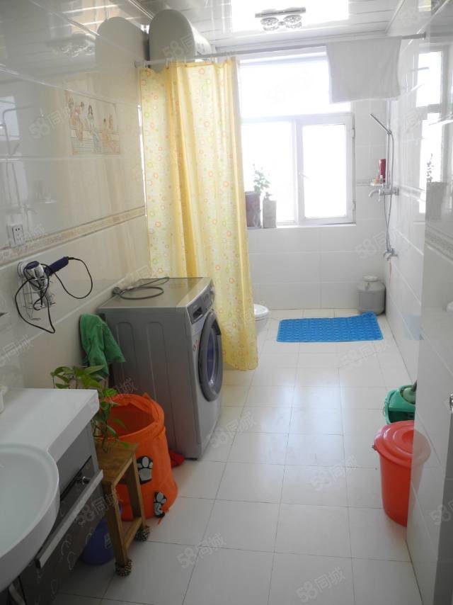 天赋佳苑3室2厅1卫125.45㎡南北24万