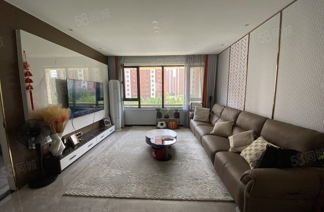 百合新城锦兰园 商品房 装修好 次新房 有电梯 南北通透