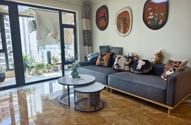 碧桂园翡丽湾 精装3室电梯房.带车位 中间楼层采光好