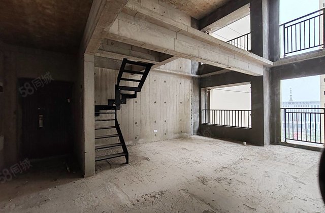 正则名郡4室2厅132㎡66万二手房图片