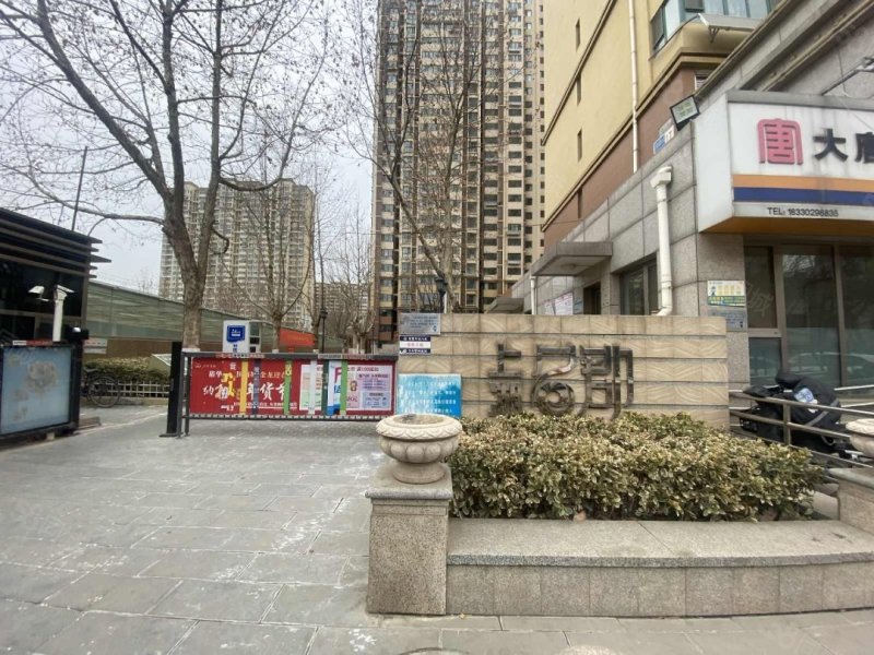 上湖名郡(南区)3室2厅2卫128㎡南北127万