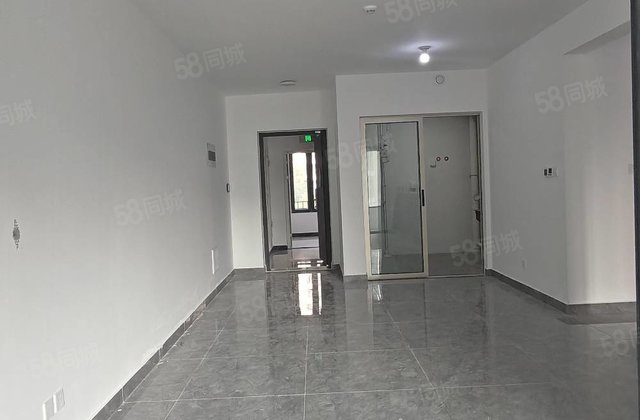 房！儒辰辰悦精装三室！送车位储藏室！可按揭！