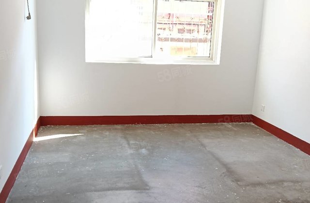 七中西邻，亚大怡景对过正泰家园，边户三室，看房方便