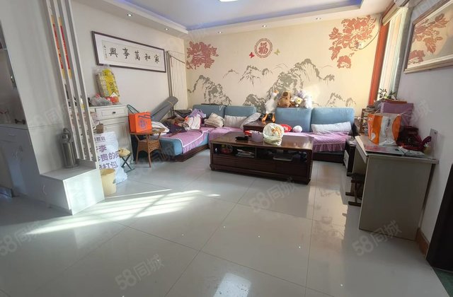 兴华路  ，东昌中学，市中心商圈，新东方公寓，步梯二楼，合适