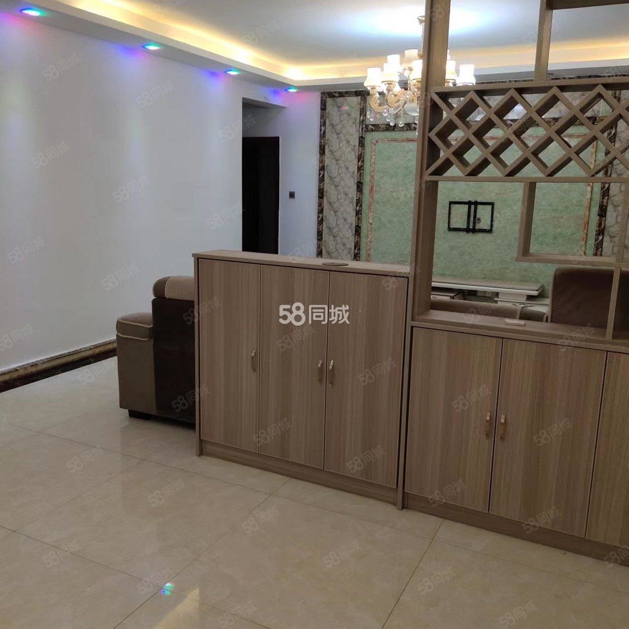 巨人印象小区3室2厅2卫128㎡南58万