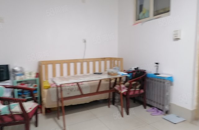 乐园 实验 东昌湖边 多层二楼 标准三室二厅 小区停车方便