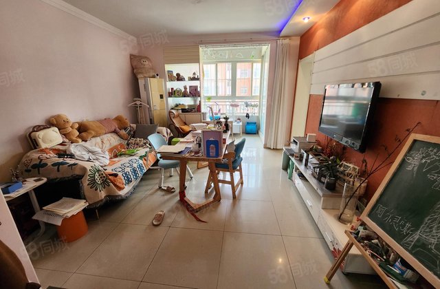 水晶城 地暖房~三楼大边户~大三居双卫~有车位送储