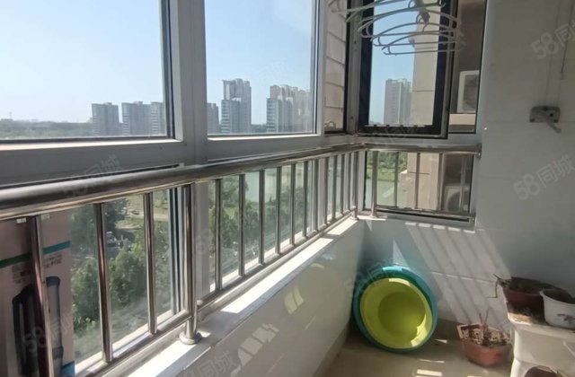 急售 文轩 二实验 三室中间楼层 小区停车方便 随时看房