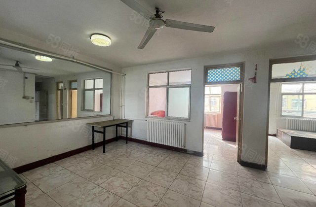 总价四字开头 市中心 低楼层 三室 看房随时