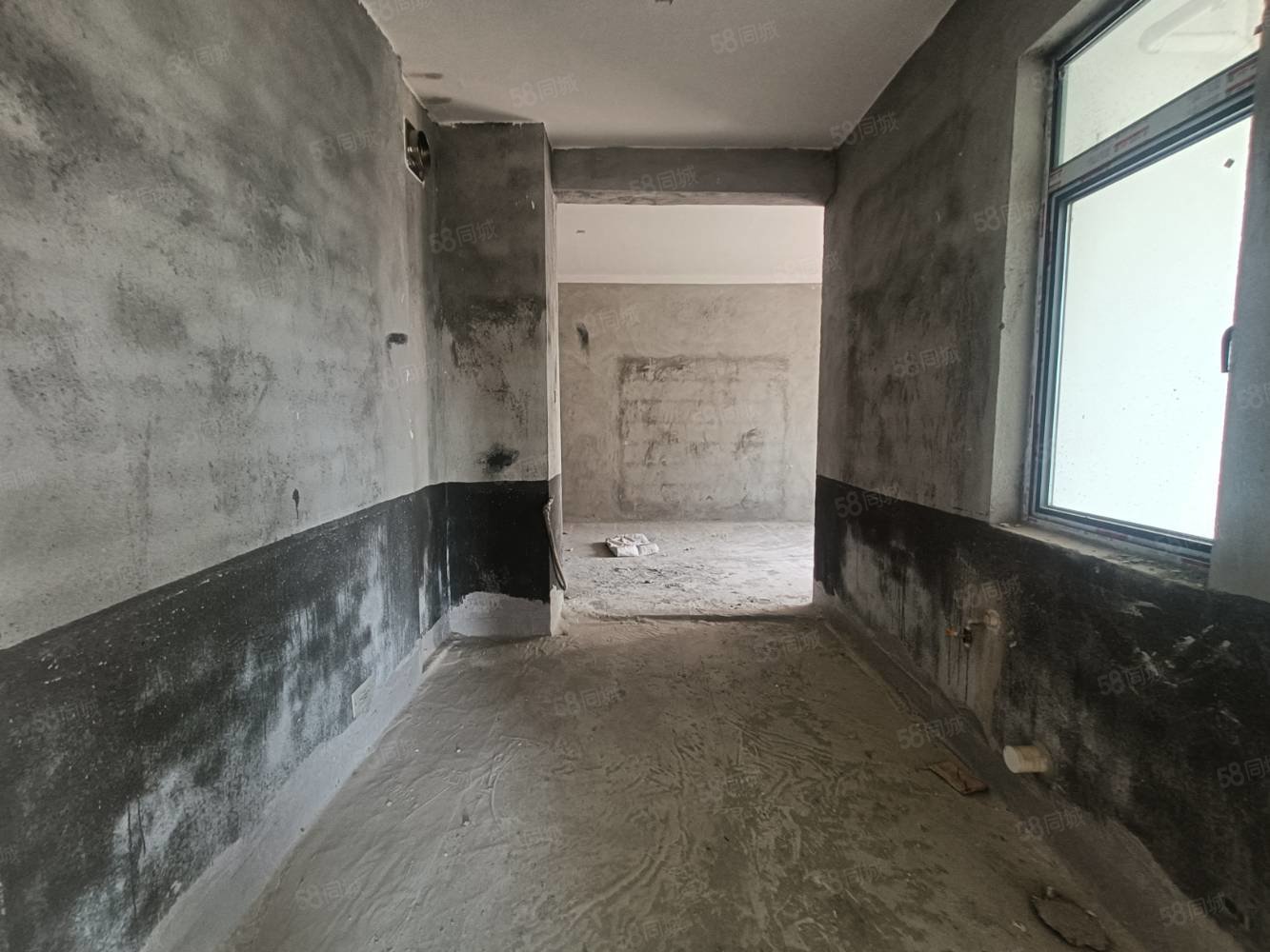 德和领秀广场4室2厅3卫180㎡南北160万