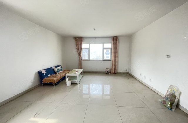 四号院 商品房中间楼层西边户带车位储藏室免大税