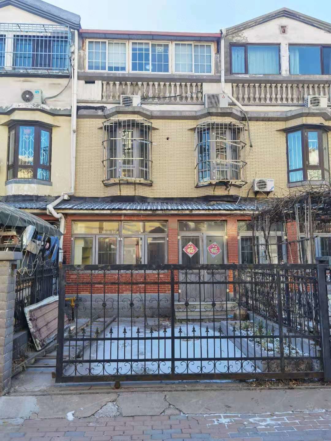 欧风家园三层别墅 简单装修 167平 320出售