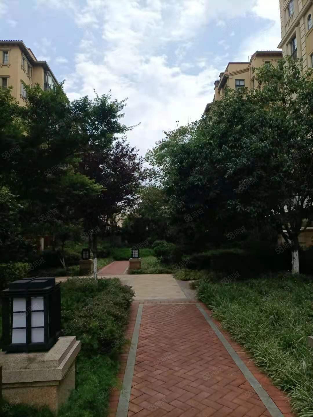 公园1903蒙塔溪3室2厅2卫138.89㎡南北335万