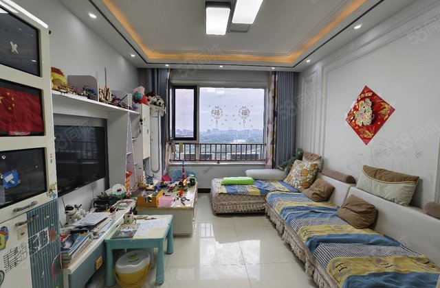 公园首府3室 带字母车位  出行方便 小三居 医疗配套成熟