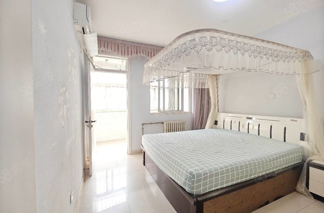 新出！文轩本部 外国语 学府花园 精装二楼带车位三室两厅