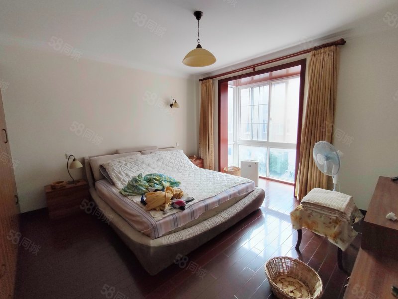 鑫隆公寓(别墅)4室2厅3卫164㎡南北108万