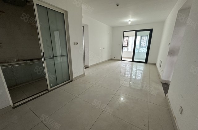 江南里  三室 三叶草户型 带车位 好楼层 房东急售