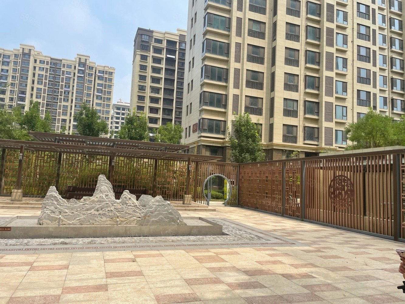 府上3室2厅2卫141㎡南北168万