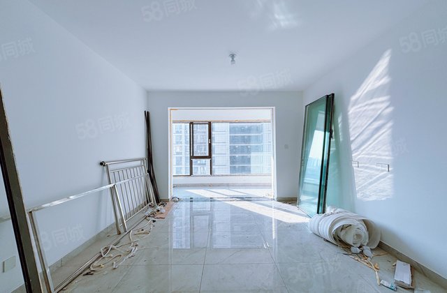 车站附近 万达南邻 新房未住  有大税 带车位储藏室