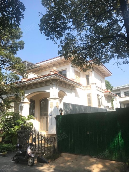 恒大山水城(别墅)5室2厅3卫216㎡南北480万