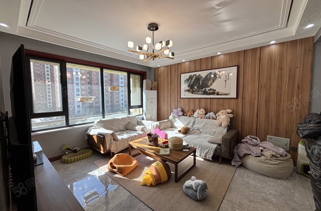 四室硬装15万，尊享一梯一户，元宝户型全明通透，带17万车位